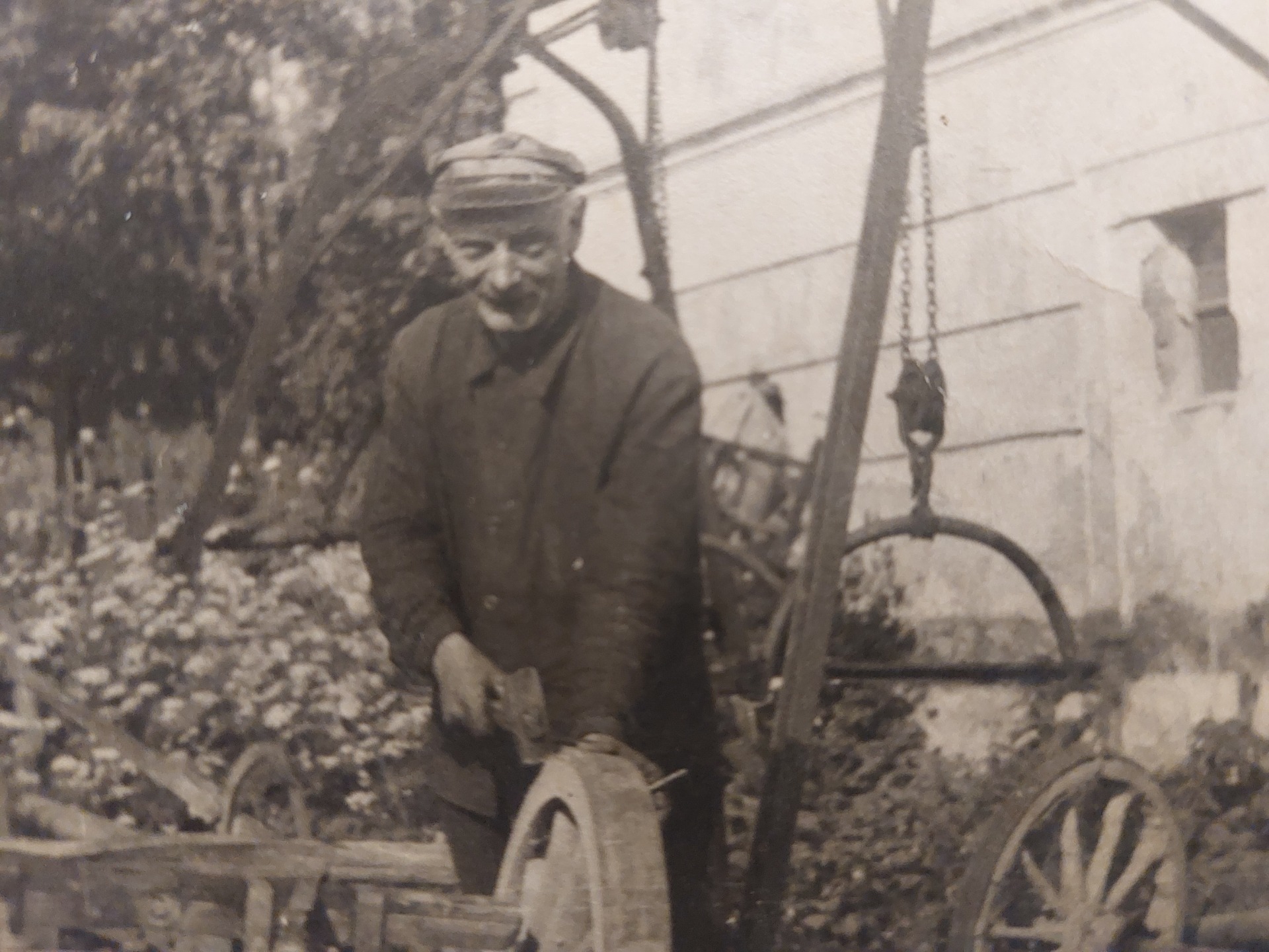 foceno před kovárnou před rokem 1950
